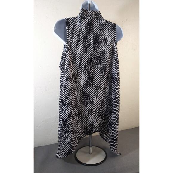 Grey & Gray Women's Medium Sleeveless Blouse Black White Patterned Asymmetrical - Picture 4 of 10